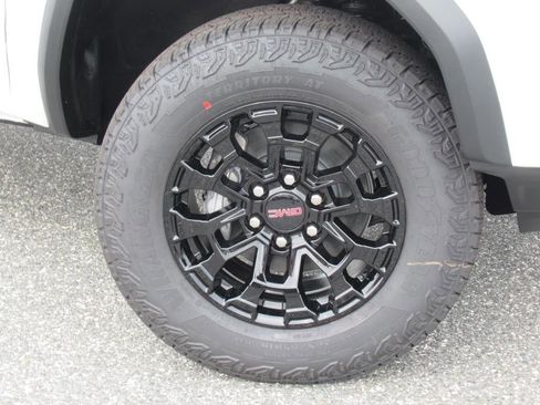 New 2026 GMC Canyon Elevation w/ Convenience Package RWD image 7