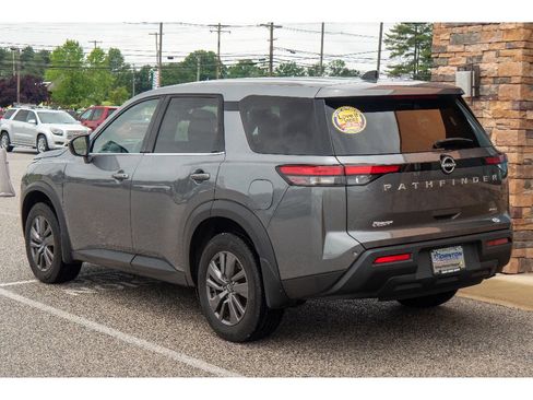 Used 2023 Nissan Pathfinder S AWD/4WD image 5