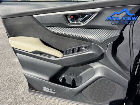 Used 2024 Subaru Ascent Premium w/ Convenience Package image 17