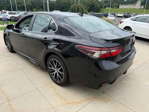 Used 2024 Toyota Camry SE FWD image 5