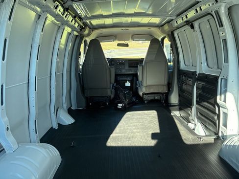 New 2025 Chevrolet Express 2500 w/ Driver Convenience Package image 4