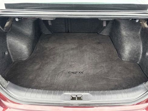 Used 2024 Nissan Altima 2.5 SV image 9