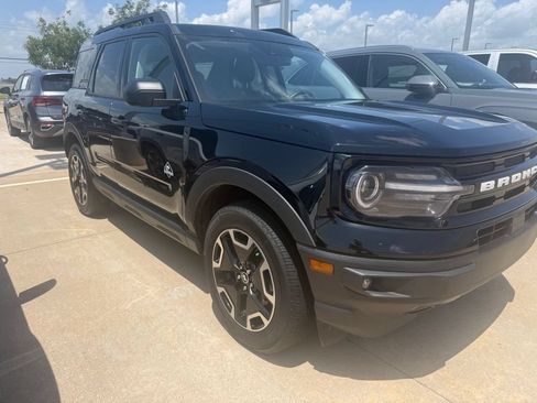 Used 2024 Ford Bronco Sport Outer Banks w/ Tech Package AWD/4WD image 2