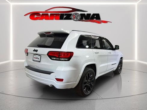 Used 2018 Jeep Grand Cherokee Altitude image 10