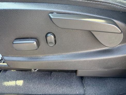 Used 2021 Chevrolet Colorado LT w/ Safety Package image 12