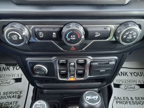 Used 2019 Jeep Wrangler Unlimited Sport S image 19