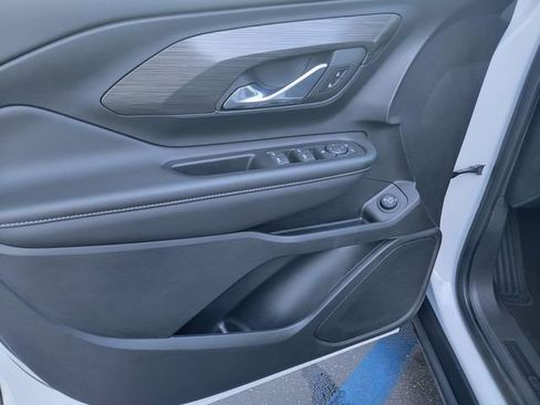 Certified 2023 GMC Terrain SLE w/ Driver Convenience Package image 10