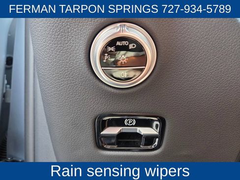 Used 2024 Mercedes-Benz GLC 300 4MATIC image 25