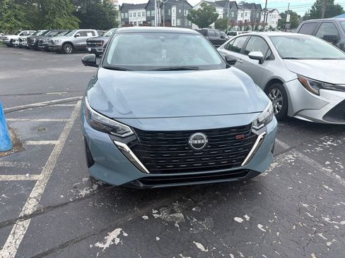 Used 2024 Nissan Sentra SR w/ SR Premium Package FWD image 3