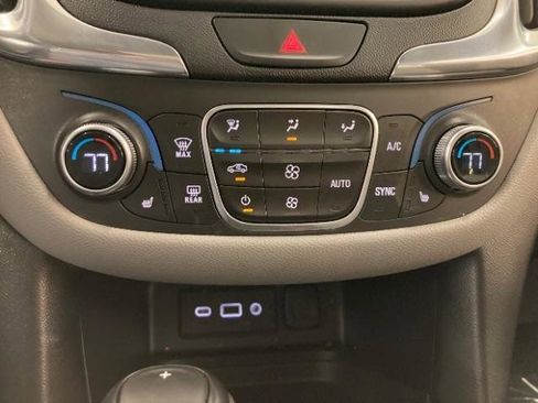 Used 2019 Chevrolet Equinox LT AWD/4WD image 15
