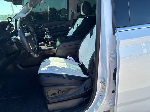 Used 2019 Chevrolet Suburban LT w/ Texas Edition Package RWD image 7