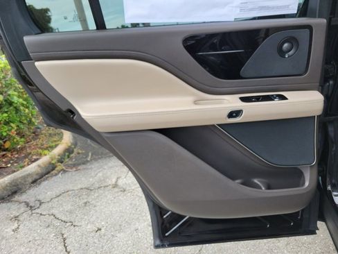 Certified 2023 Lincoln Aviator Reserve w/ Elements Package Plus image 16