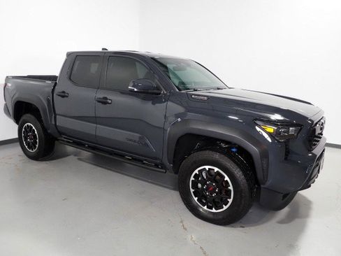 Used 2025 Toyota Tacoma TRD Off-Road image 60
