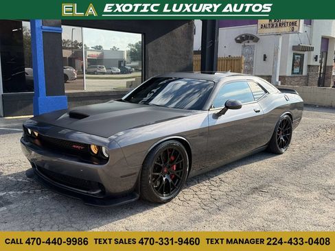 Used 2016 Dodge Challenger SRT w/ Technology Group RWD image 1