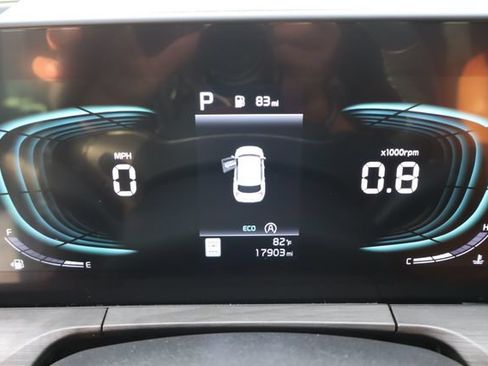 Used 2025 Kia Telluride AWD image 50