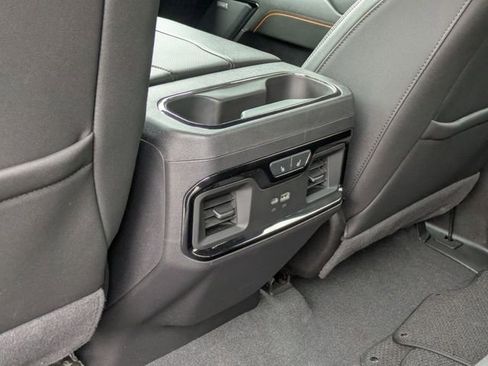 Used 2024 GMC Sierra 1500 AT4 w/ Technology Package AWD/4WD image 31