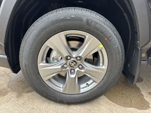 Used 2025 Toyota RAV4 XLE w/ Convenience Package image 11
