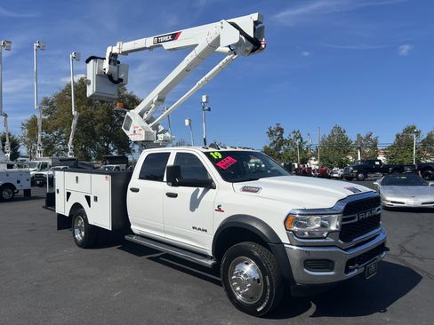 Used 2019 RAM 5500 Tradesman w/ Chrome Appearance Group image 2