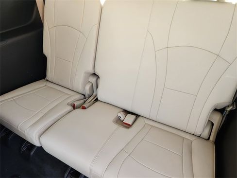 Used 2023 Buick Enclave Essence w/ Sport Touring Edition image 31