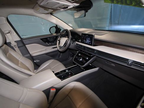 Used 2022 Lincoln Corsair Reserve w/ Luxury Package image 24