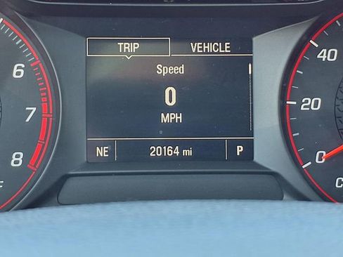 Used 2024 Chevrolet Trax RS w/ Sunroof Package image 19