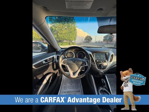 Used 2017 Hyundai Veloster FWD image 28