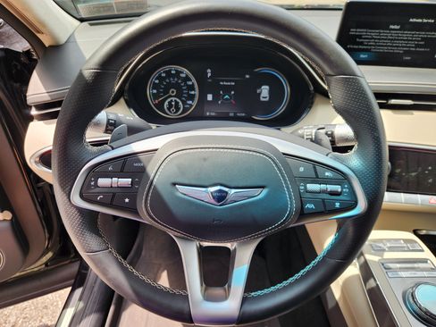 Used 2025 Genesis GV70 3.5T Sport w/ Sport Advanced Package AWD/4WD image 6