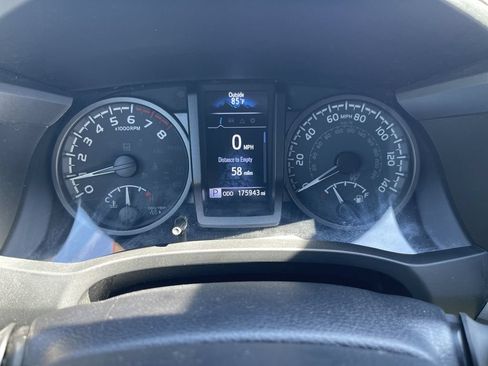 Used 2021 Toyota Tacoma TRD Off-Road AWD/4WD image 11
