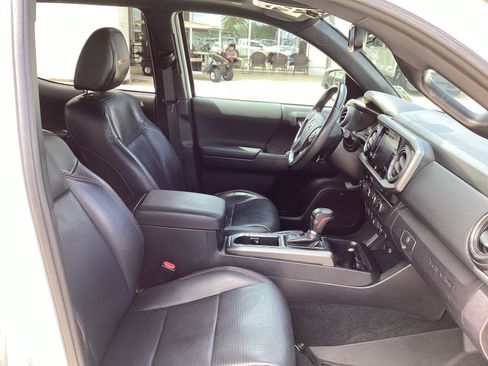 Used 2019 Toyota Tacoma TRD Pro AWD/4WD image 10
