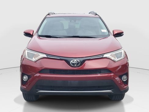 Used 2018 Toyota RAV4 XLE image 2
