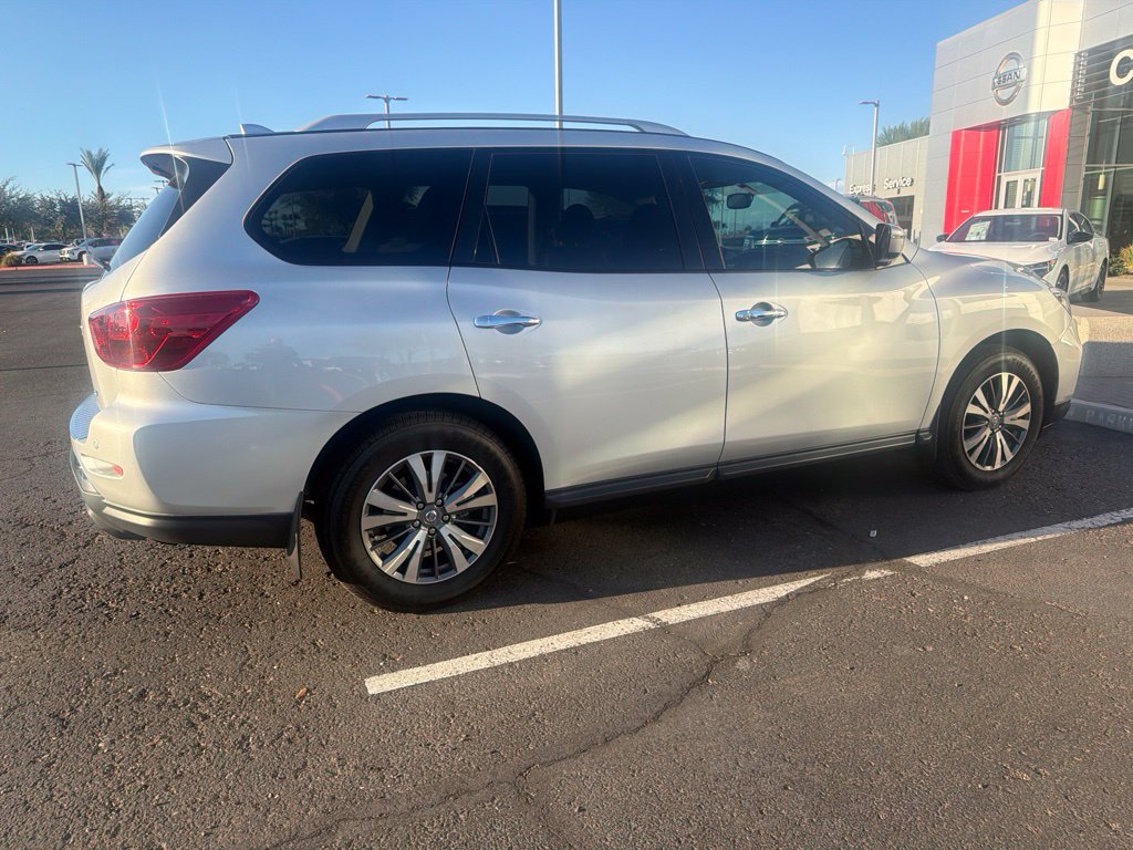 Certified 2020 Nissan Pathfinder SV FWD image 4