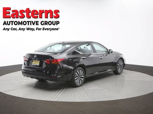 Used 2025 Nissan Altima 2.5 SV FWD image 41
