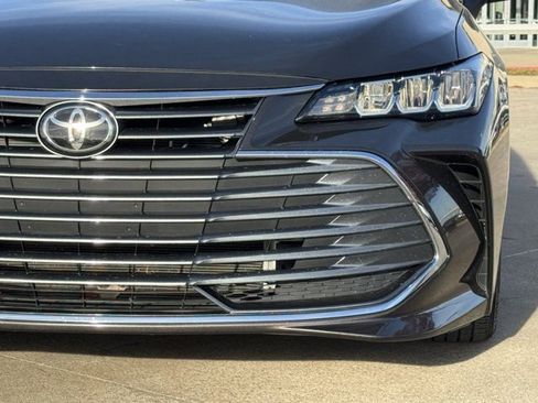 Used 2019 Toyota Avalon XLE image 10