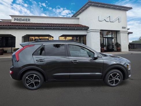 New 2026 Kia Niro EX FWD image 9