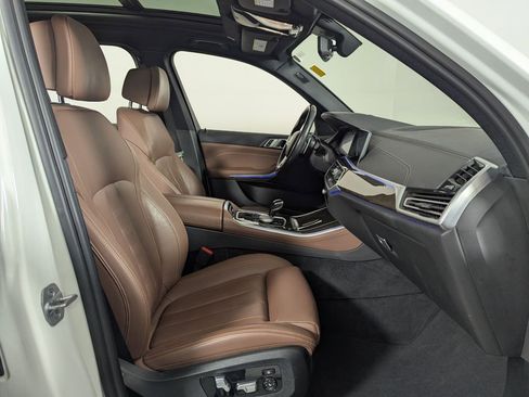 Used 2022 BMW X5 xDrive40i w/ Climate Comfort Package image 36