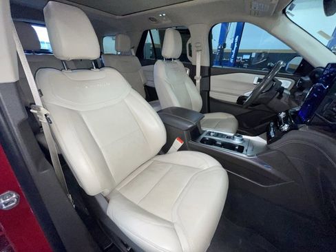 Used 2022 Ford Explorer Platinum w/ Equipment Group 601A image 29