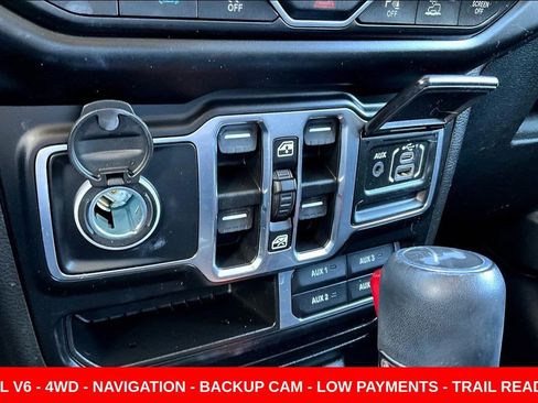 Used 2021 Jeep Wrangler Unlimited Sahara w/ Cold Weather Group AWD/4WD image 16