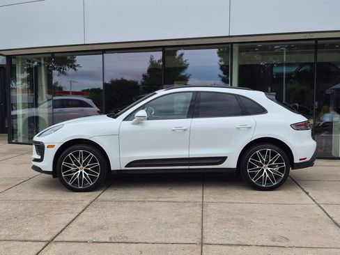 Certified 2026 Porsche Macan AWD/4WD image 2