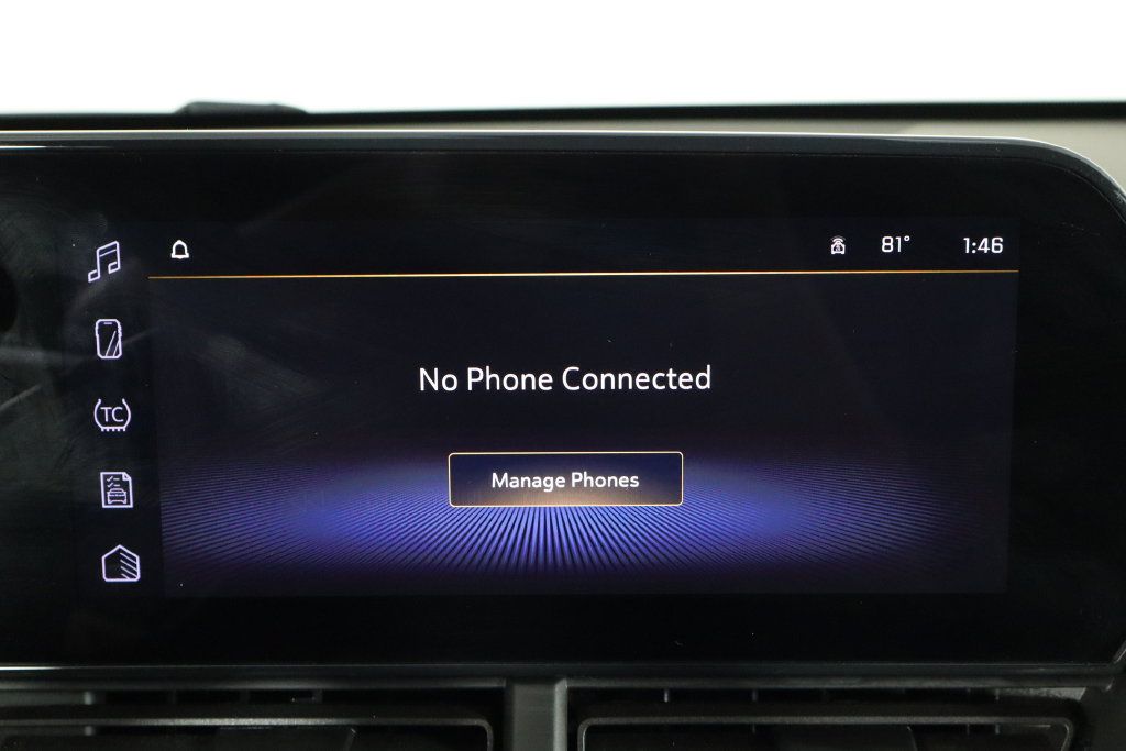 Used 2025 Chevrolet Trax LT w/ Sunroof Package FWD image 33
