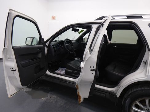 Used 2011 Ford Escape Limited w/ 301A Rapid Spec Order Code image 21