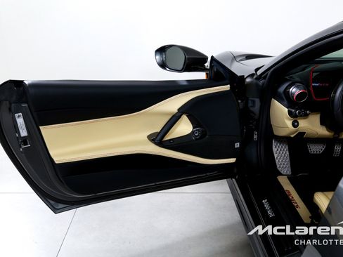 Used 2021 Ferrari 812 GTS RWD image 11