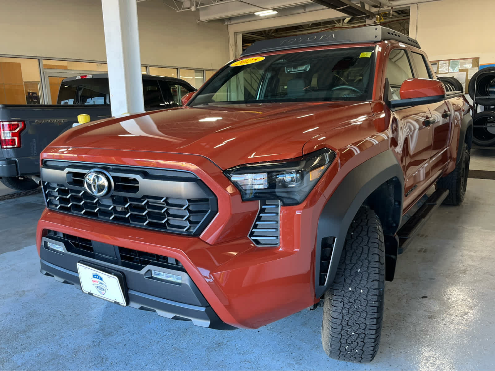 Used 2025 Toyota Tacoma TRD Off-Road AWD/4WD image 3