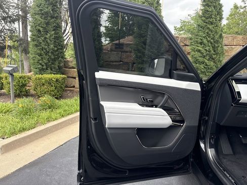 New 2026 Land Rover Range Rover Sport SE AWD/4WD image 17