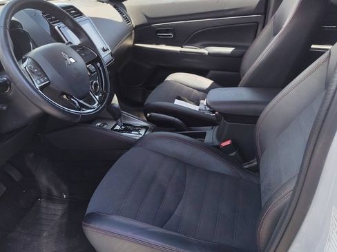 Used 2025 Mitsubishi Outlander Sport SE AWD/4WD image 5