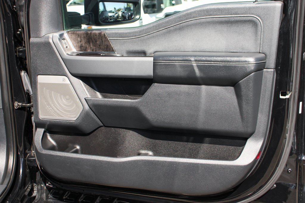 Used 2023 Ford F250 Lariat w/ Black Appearance Package AWD/4WD image 42