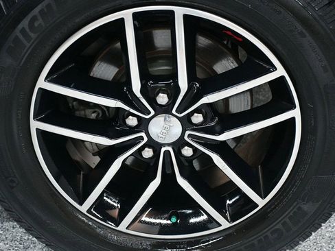 Used 2018 Jeep Grand Cherokee Trailhawk w/ Trailhawk Luxury Group image 19