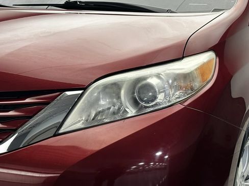 Used 2015 Toyota Sienna LE FWD image 3