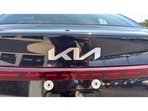 Used 2024 Kia Forte LXS FWD image 25