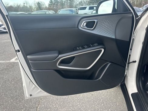 Used 2024 Kia Soul LX w/ Option Group 015 image 21