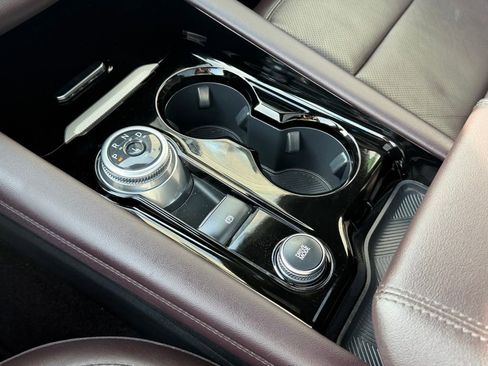 Used 2025 Ford Explorer Platinum w/ LUX Leather Package image 14